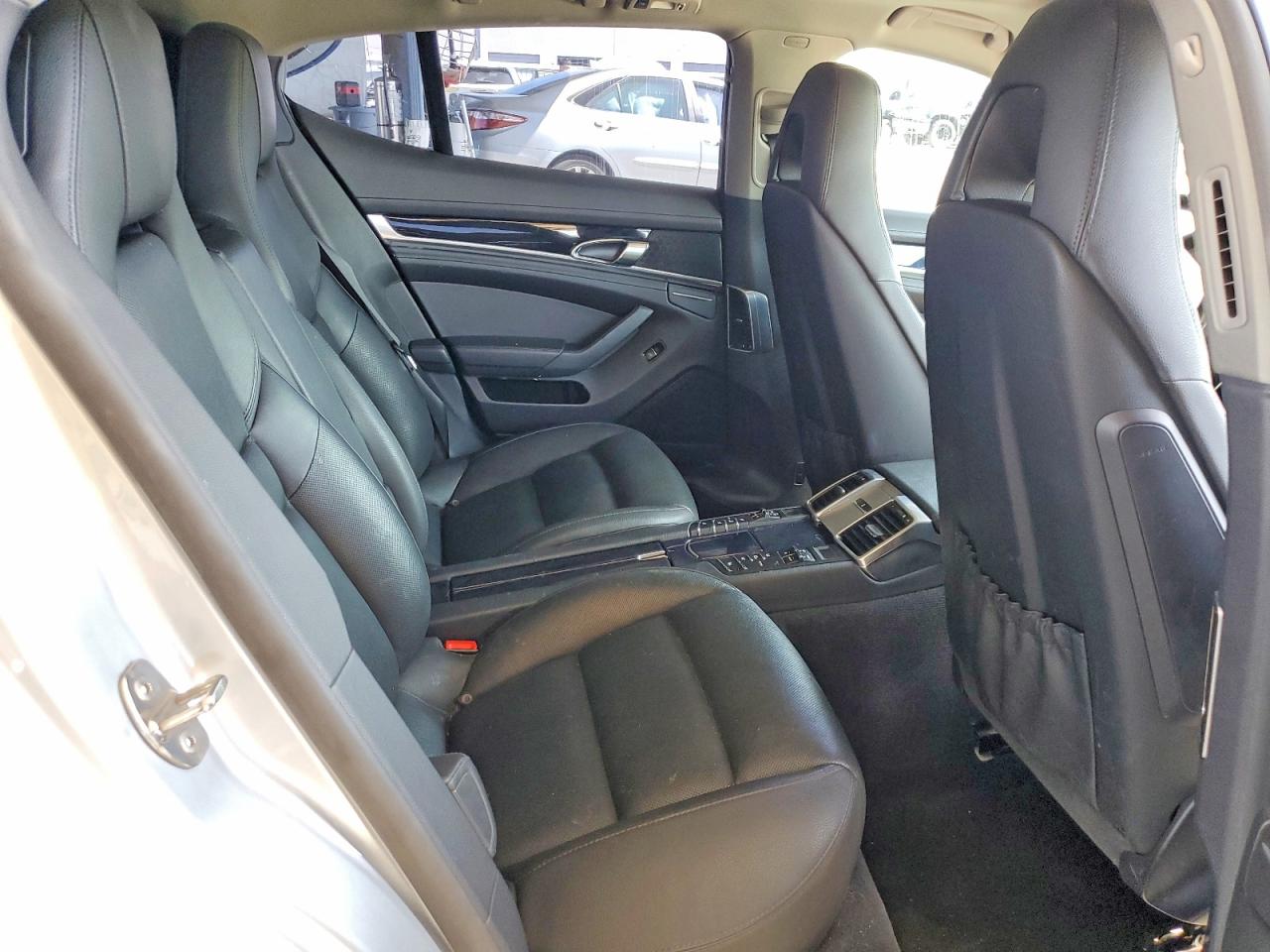 2015 Porsche Panamera VIN WP0AD2A73FL040466 photo 10