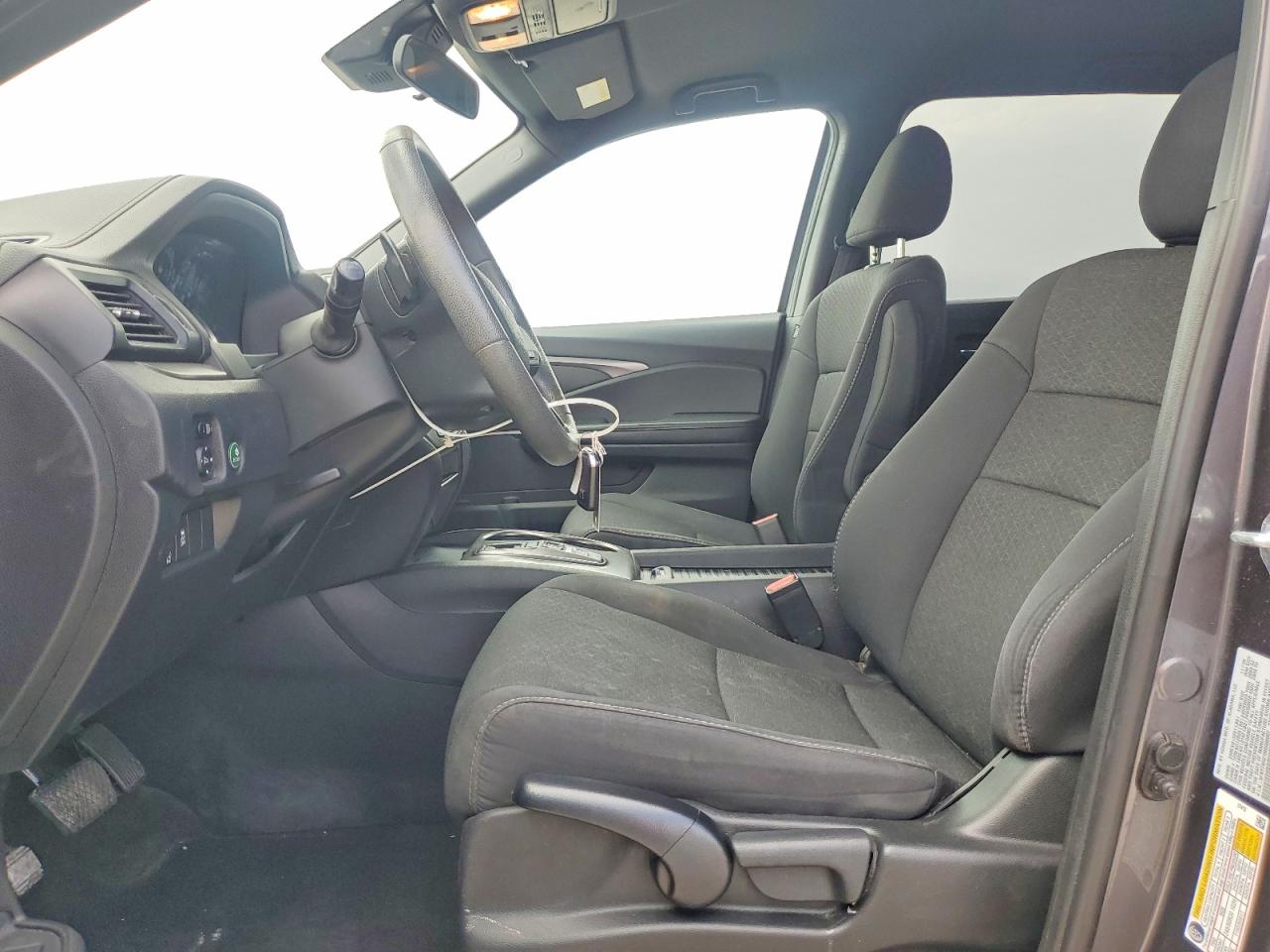 2021 Honda Passport VIN 5FNYF8H21MB008007 photo 7