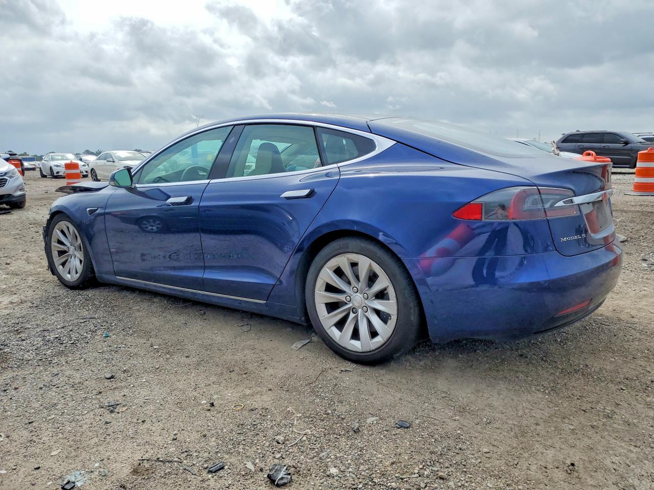 2017 Tesla Model s VIN 5YJSA1E27HF221484 photo 2