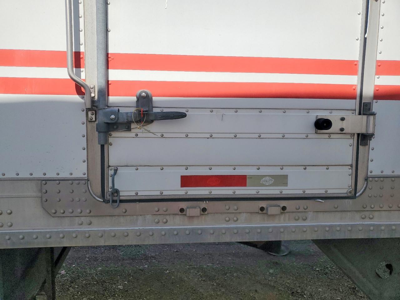 2010 UTILITY All models VIN 1UYVS2534AM833911 photo 6