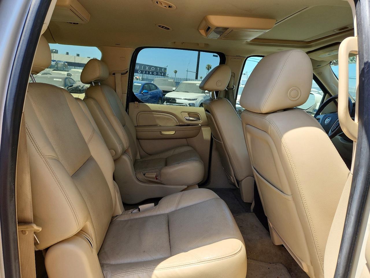 2008 Cadillac Escalade VIN 1GYFK66838R214714 photo 11