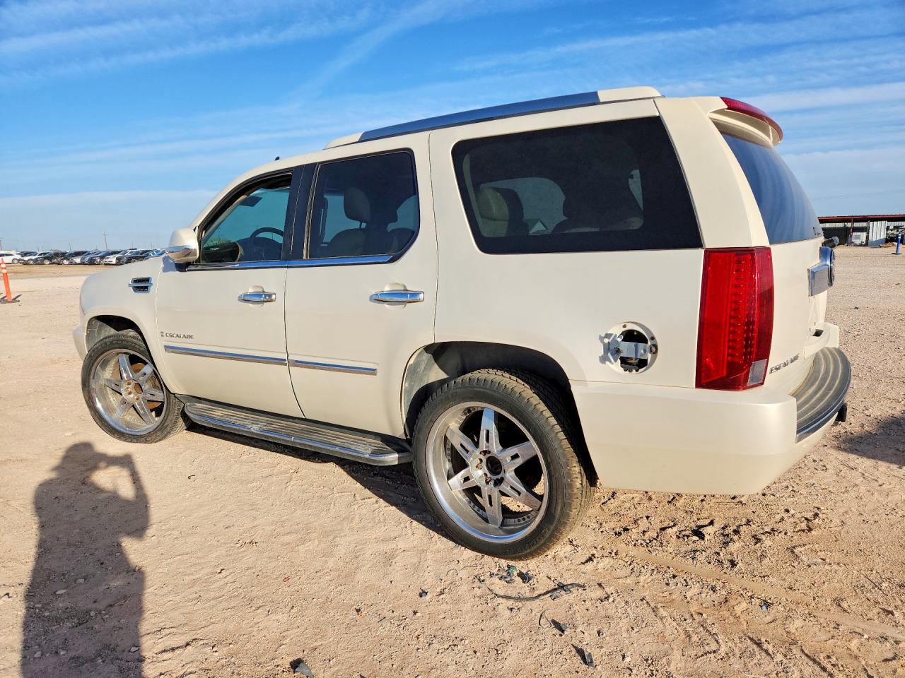 2007 Cadi Escalade VIN 1GYEC63827R290050 photo 2