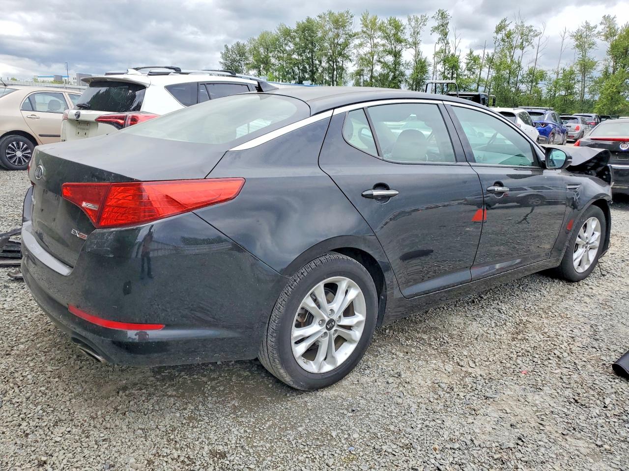 2011 Kia Optima VIN KNAGN4A79B5173876 photo 3