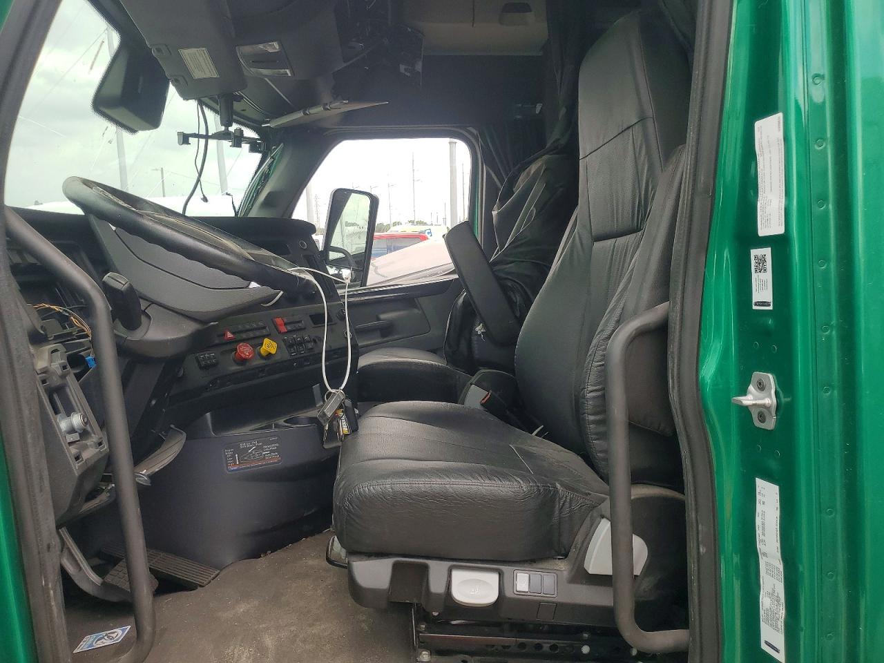 2025 FREIGHTLINER All other VIN 3AKJHHDR9SSLK6740 photo 5