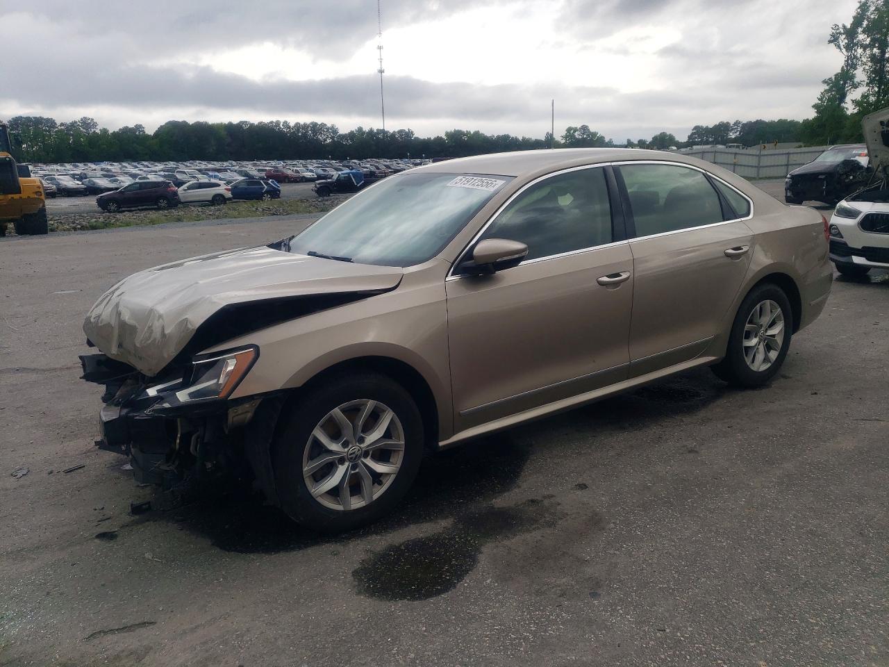 2016 Volkswagen Passat VIN 1VWAT7A38GC036196 photo 1