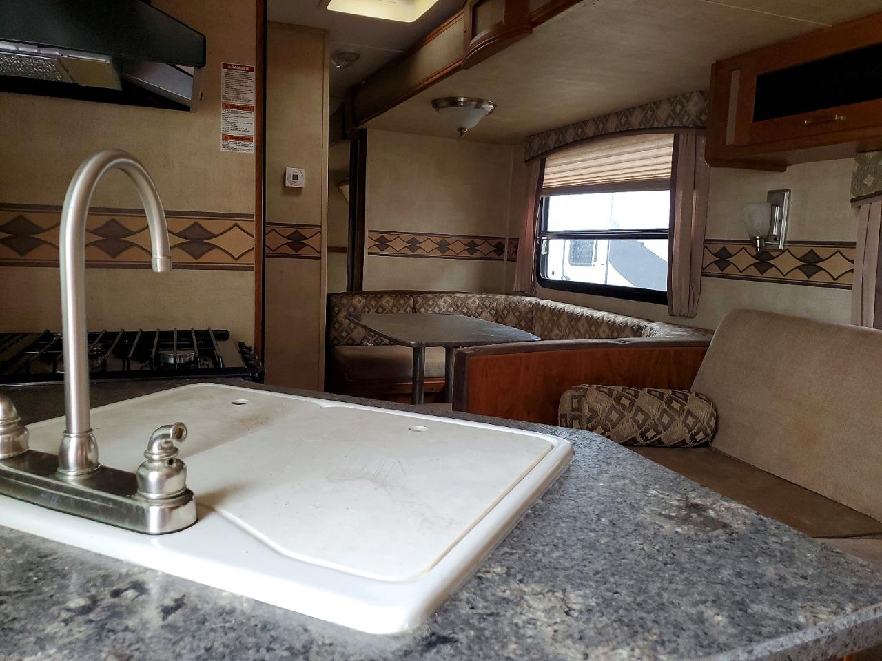 2013 Traveltrlr VIN 4YDT32220DT412516 photo 6