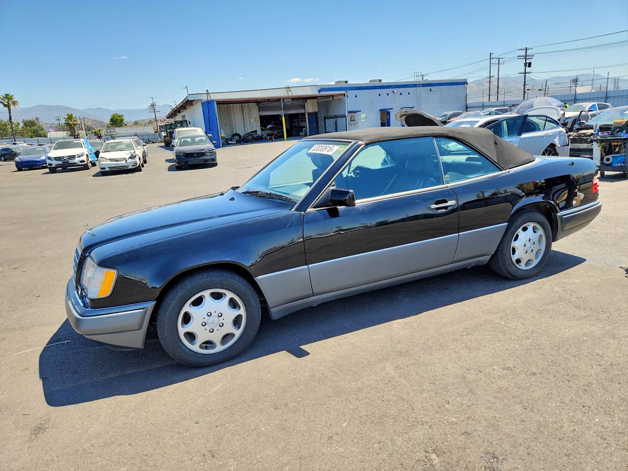 1995 Mercedes-Benz E-class VIN WDBEA66EXSC258051 photo 1