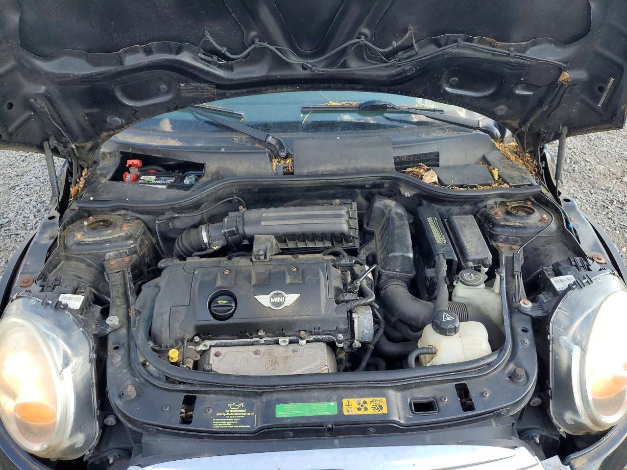 2010 Mini Cooper VIN WMWMR3C51ATZ19101 photo 11
