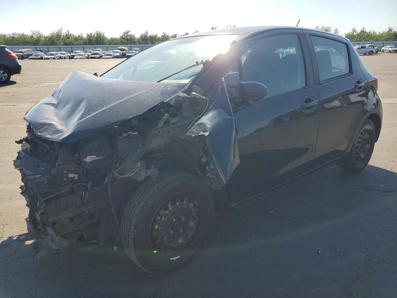 2015 Toyota Yaris VIN VNKKTUD33FA047724 photo 1