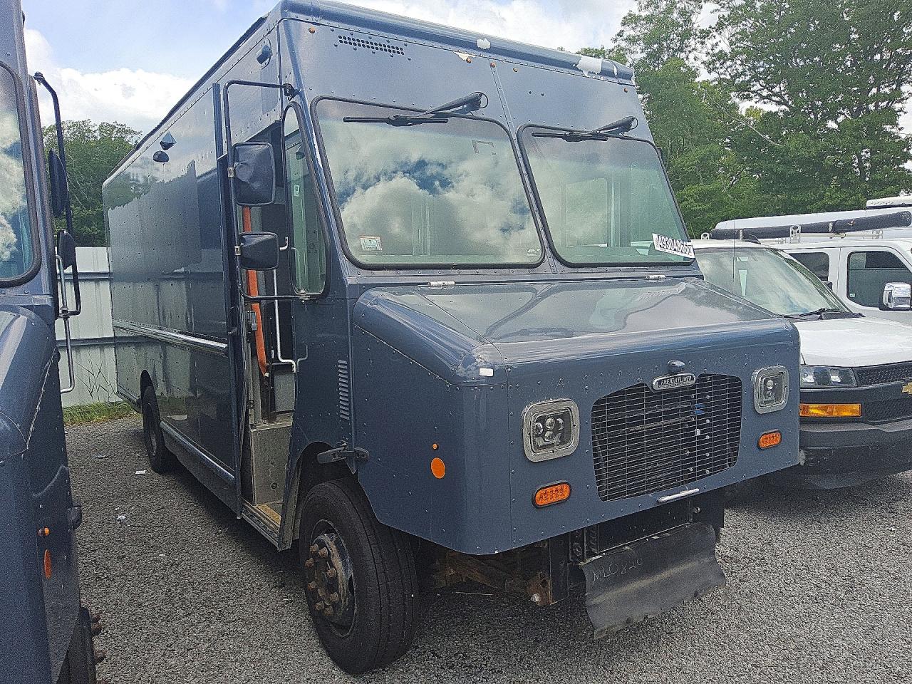 2021 FREIGHTLINER All other VIN 4UZAC2EA4MCML0820 photo 4