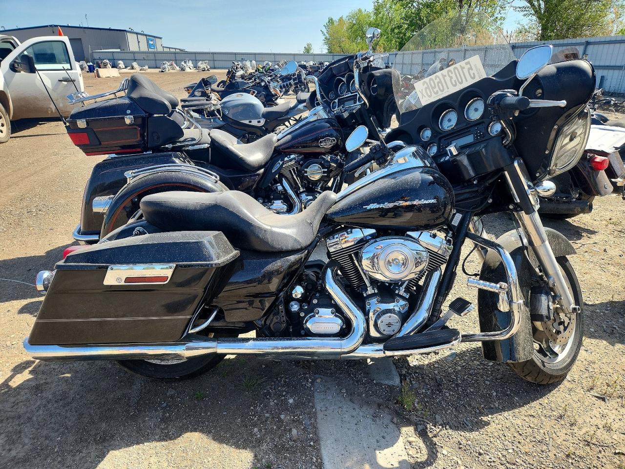 2011 HARLEY Fl VIN 1HD1KBM10BB675561 photo 1