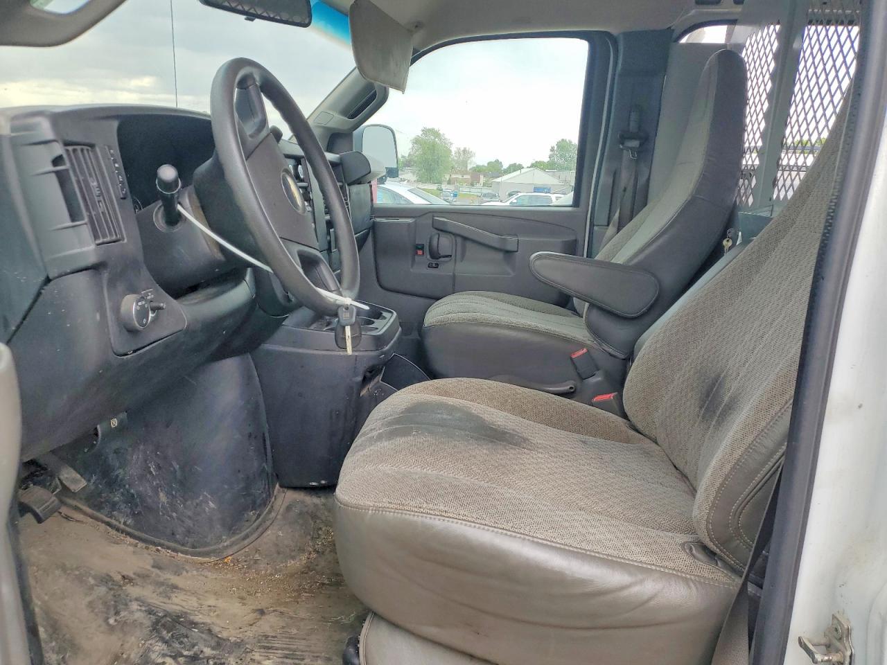 2017 CHEV Express VIN 1GCWGAFF8H1149723 photo 7