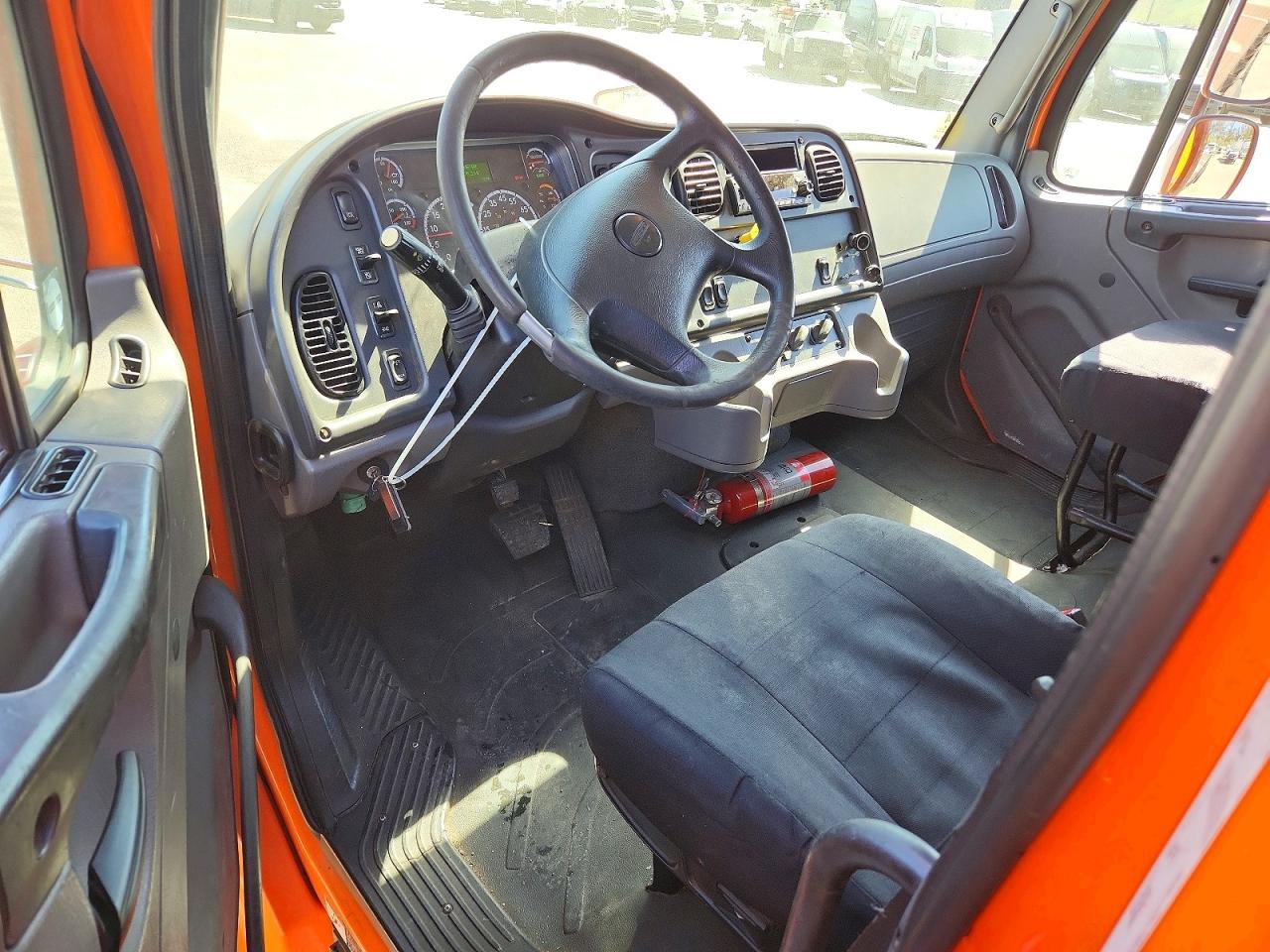 2016 FREIGHTLINER All other VIN 1FVHCYCY2GHHB4561 photo 8