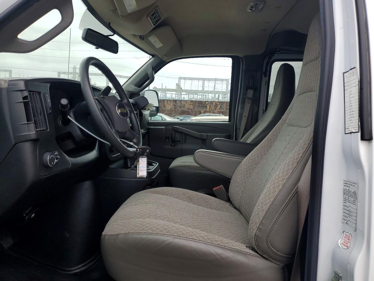 2023 Chevy Express VIN 1GAZGNFP3P1234182 photo 7