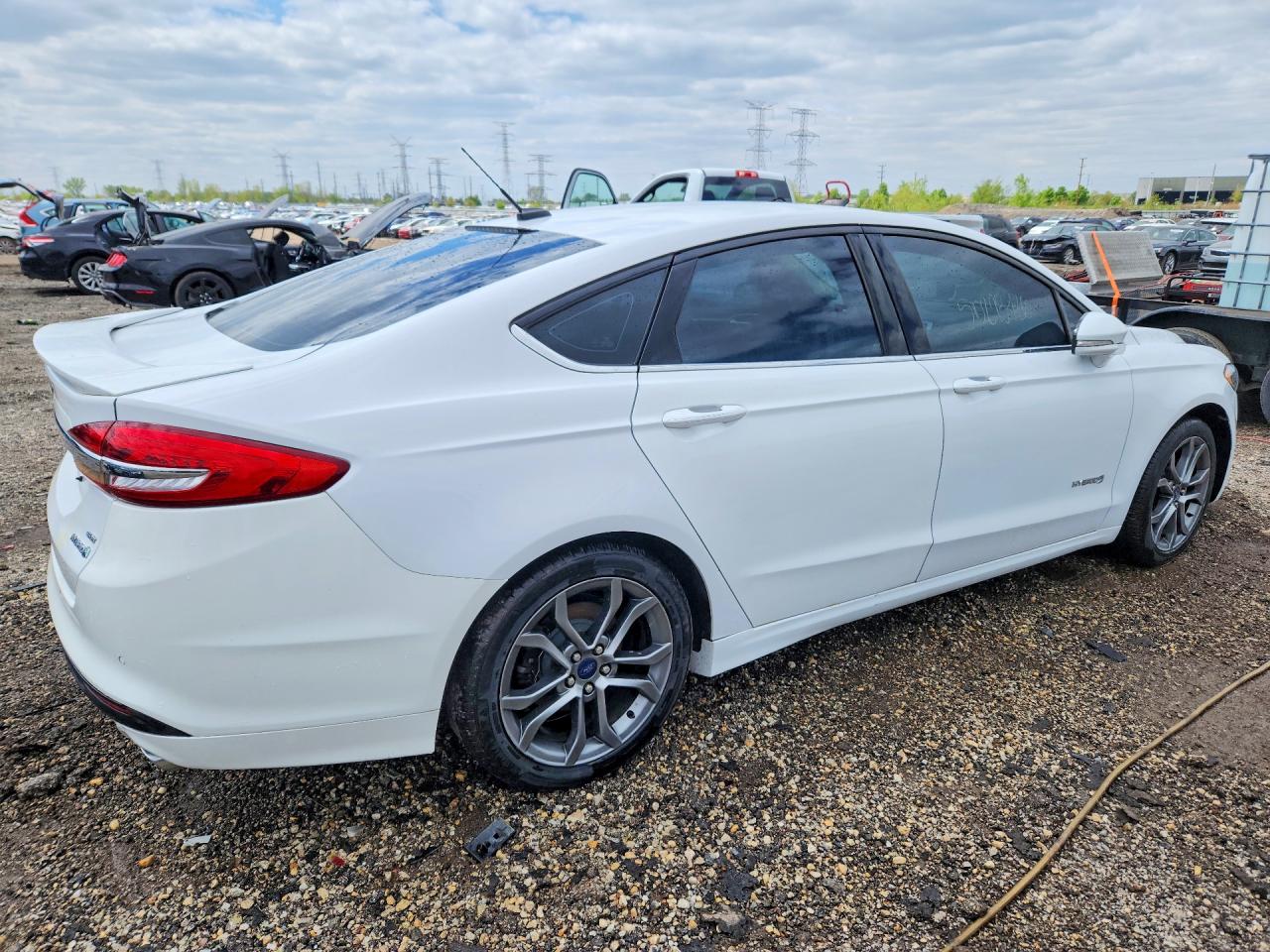 2017 Fusion VIN 3FA6P0LU4HR399842 photo 3