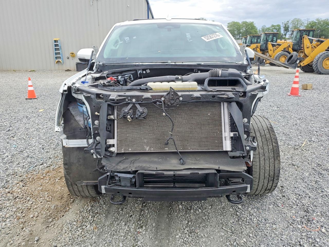 2024 Ford Expedition VIN 1FMJU2A84REA48735 photo 4