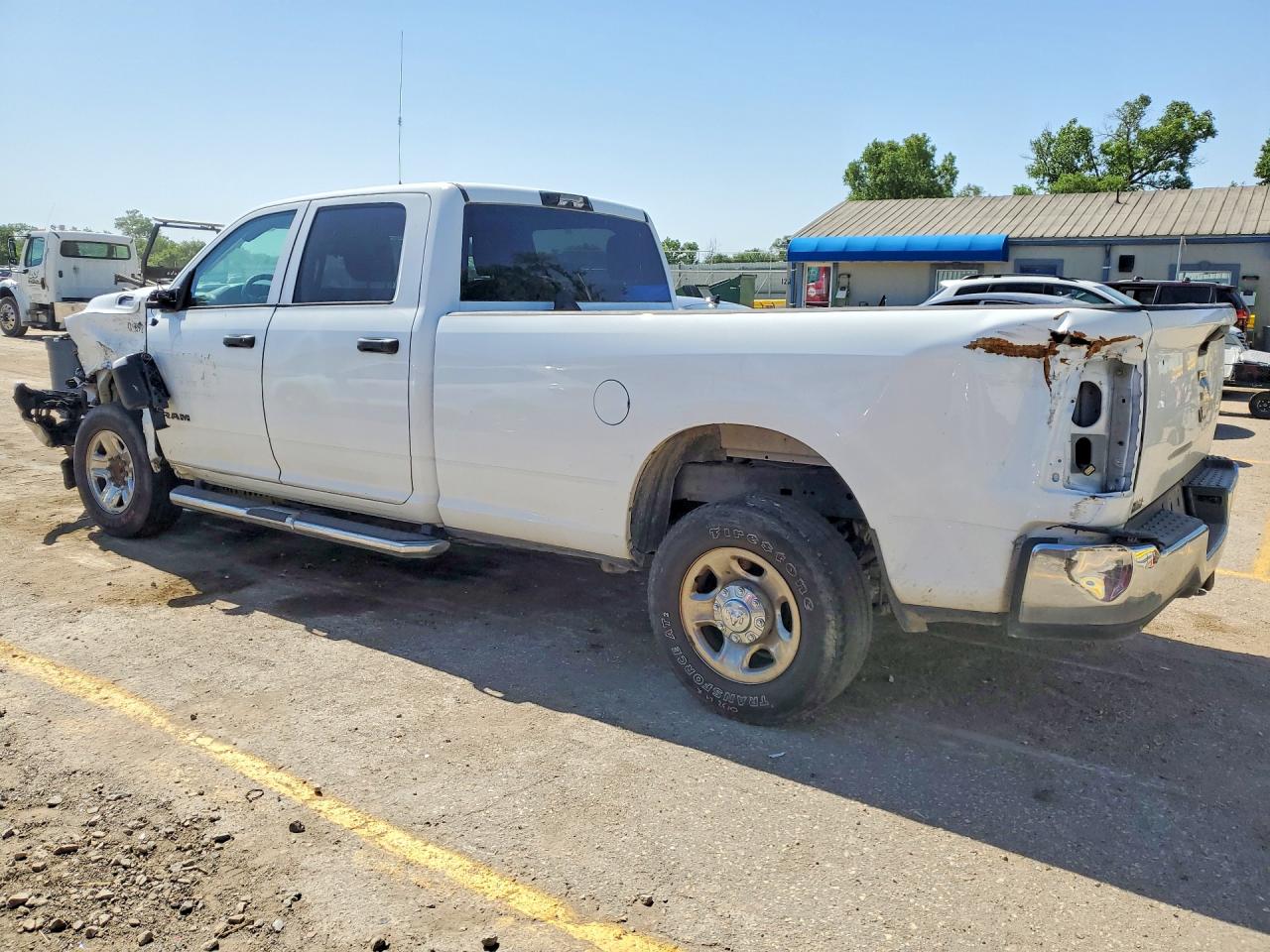 2021 Ram 2500 VIN 3C6UR4HJ5MG578311 photo 2