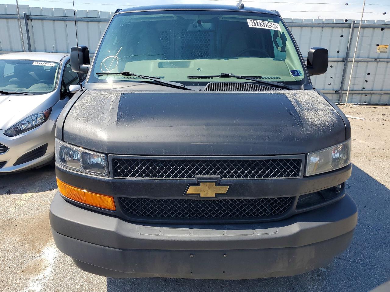 2019 Chevy Express VIN 1GCWGBFPXK1330912 photo 5