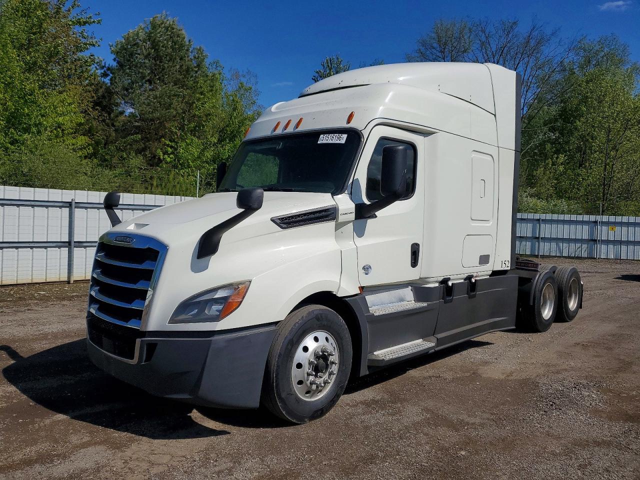 2019 FREIGHTLINER All other VIN 3AKJHHDR5KSKF9887 photo 2