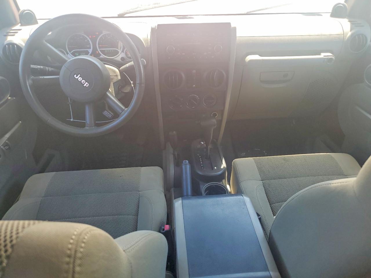2007 Jeep Wrangler / VIN 1J4GA59187L187155 photo 8