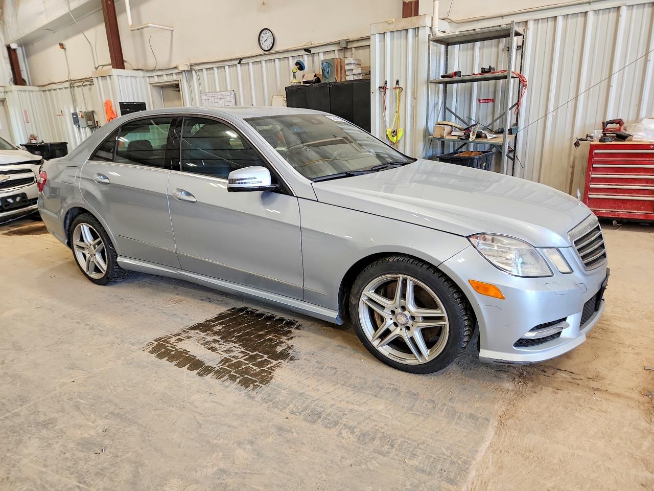 2013 Mercedes-Benz E-class VIN WDDHF9BB7DA687679 photo 4