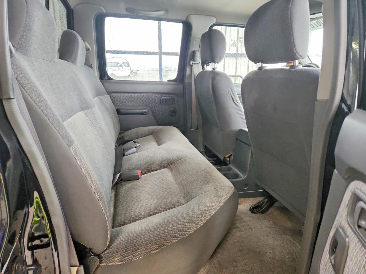 2000 NISSAN Frontier VIN 1N6ED27T8YC391752 photo 10