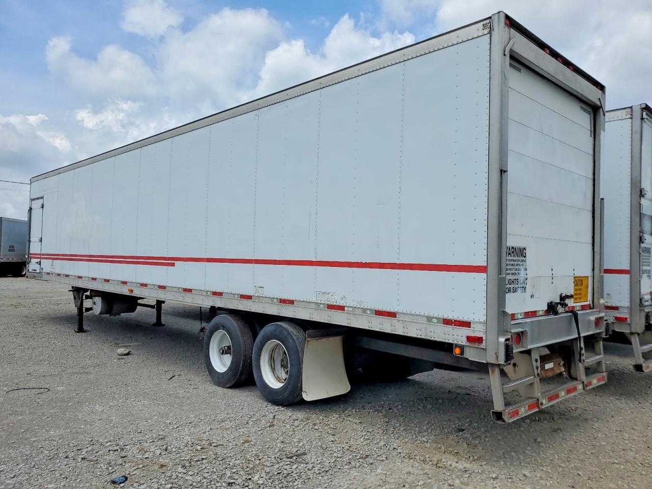 2009 UTILITY All models VIN 1UYVS24839M646703 photo 3