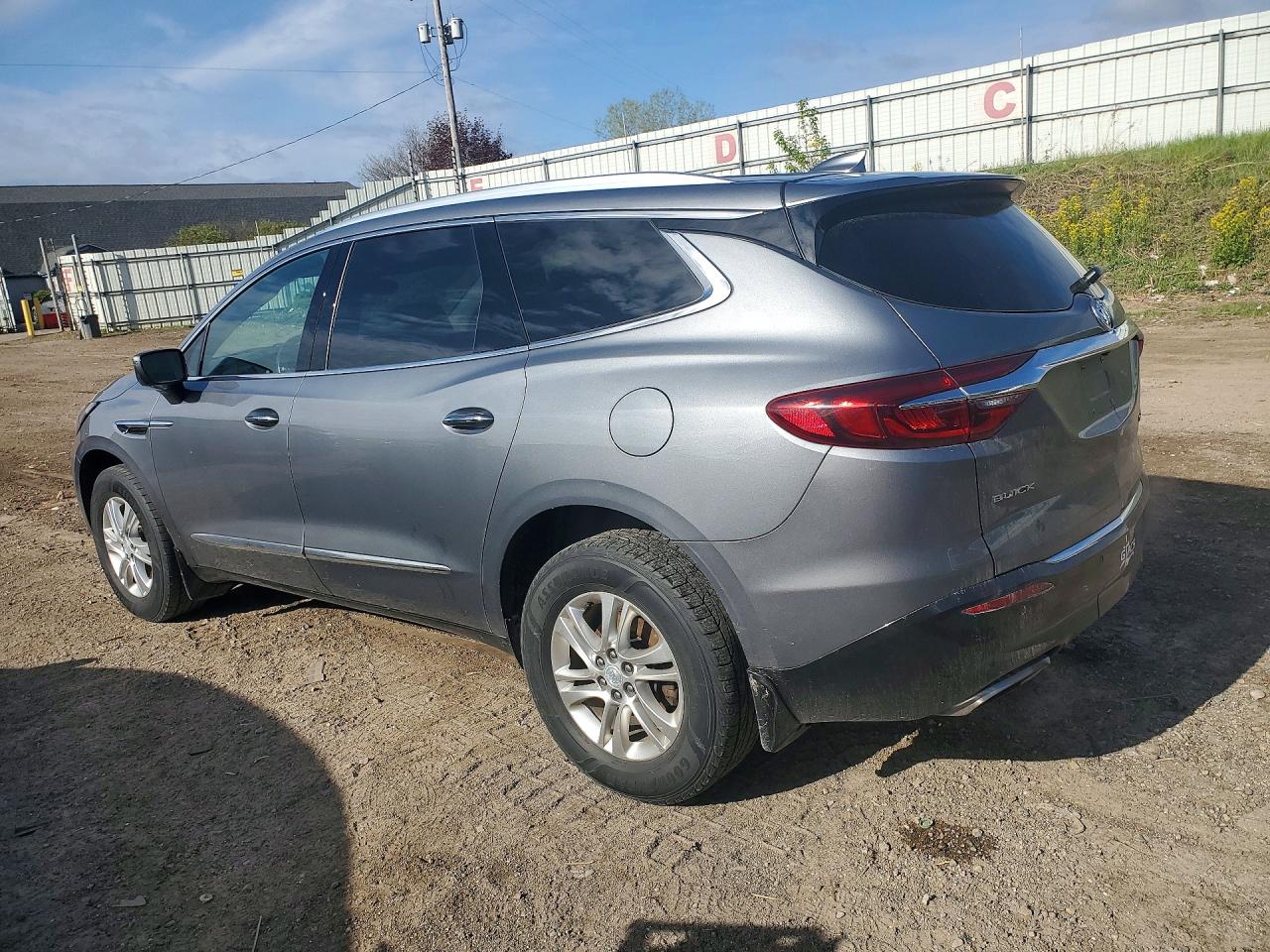 2018 Buick Enclave VIN 5GAEVAKWXJJ180650 photo 2