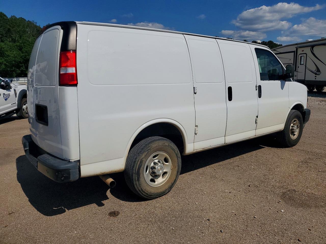 2022 CHEVROLET Express VIN 1GCWGAFP6N1174804 photo 3