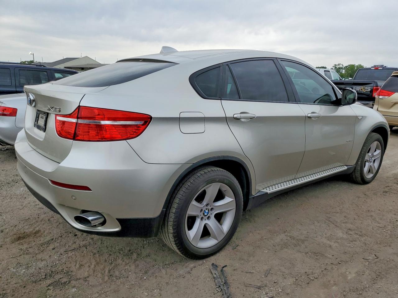 2011 BMW X6 VIN 5UXFG2C54BLX07384 photo 3
