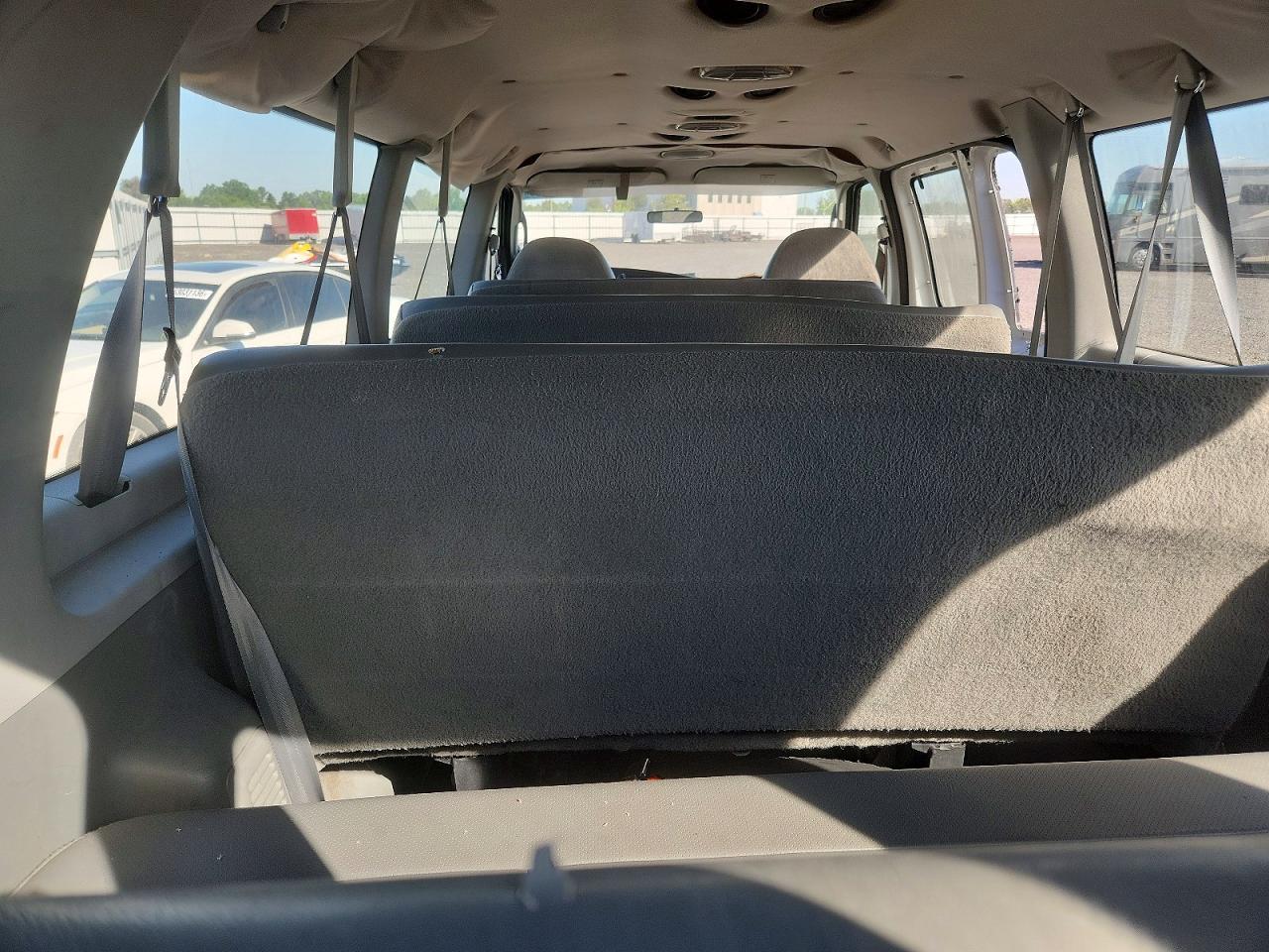 2003 Ford Econoline VIN 1FBSS31LX3HB90820 photo 10