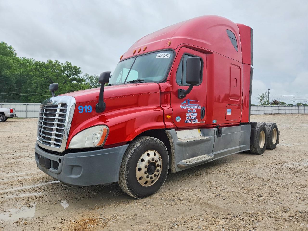 2017 FREIGHTLINER All other VIN 1FUJGLDR5HLHM7660 photo 2