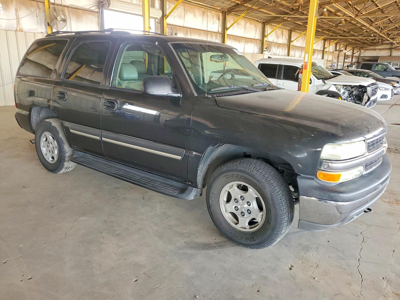 2004 Chevrolet Tahoe VIN 1GNEK13T44R294894 photo 4