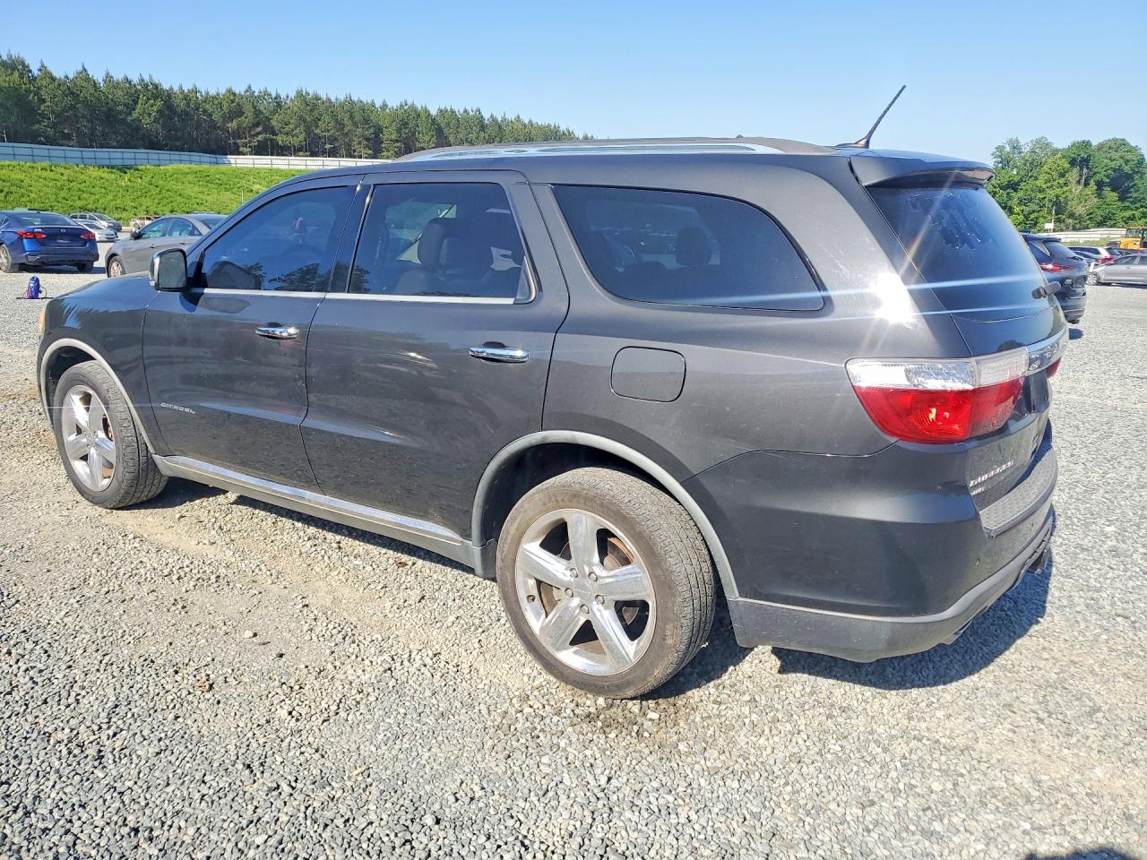 2011 Dodge Durango VIN 1D4SE5GTXBC710566 photo 2