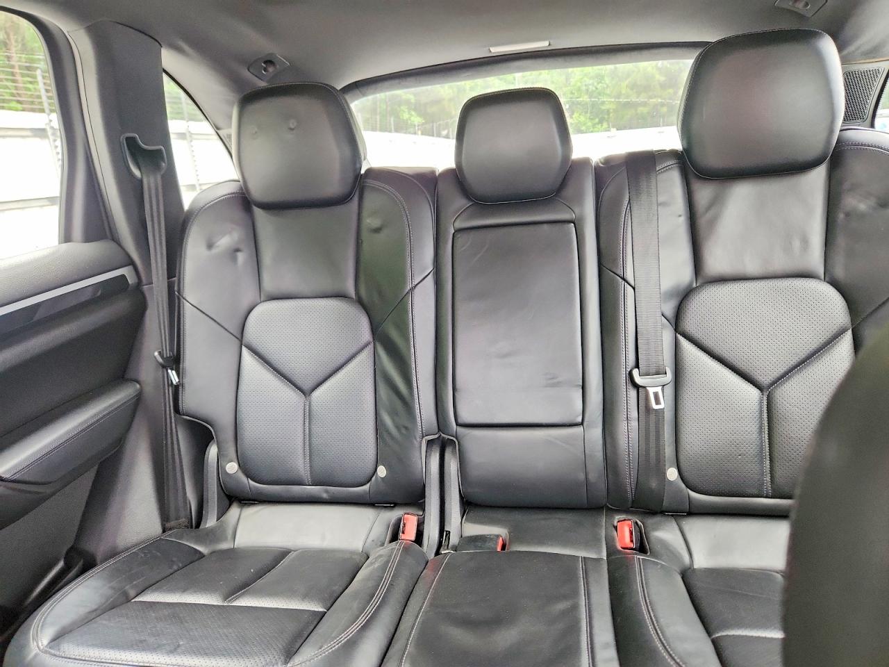 2014 Porsche Cayenne VIN WP1AF2A24ELA36499 photo 10
