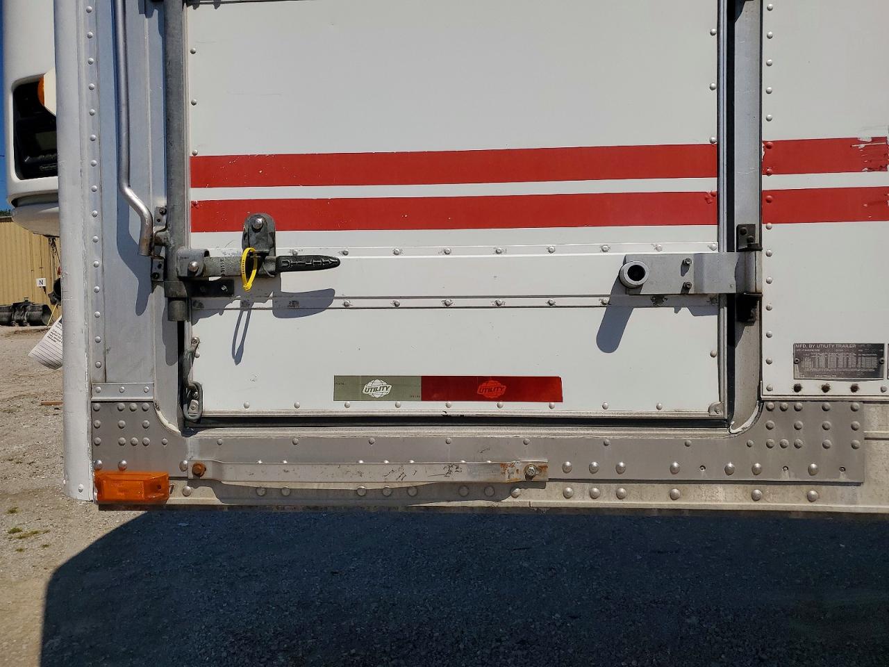 2009 UTILITY All models VIN 1UYVS24839M646703 photo 5
