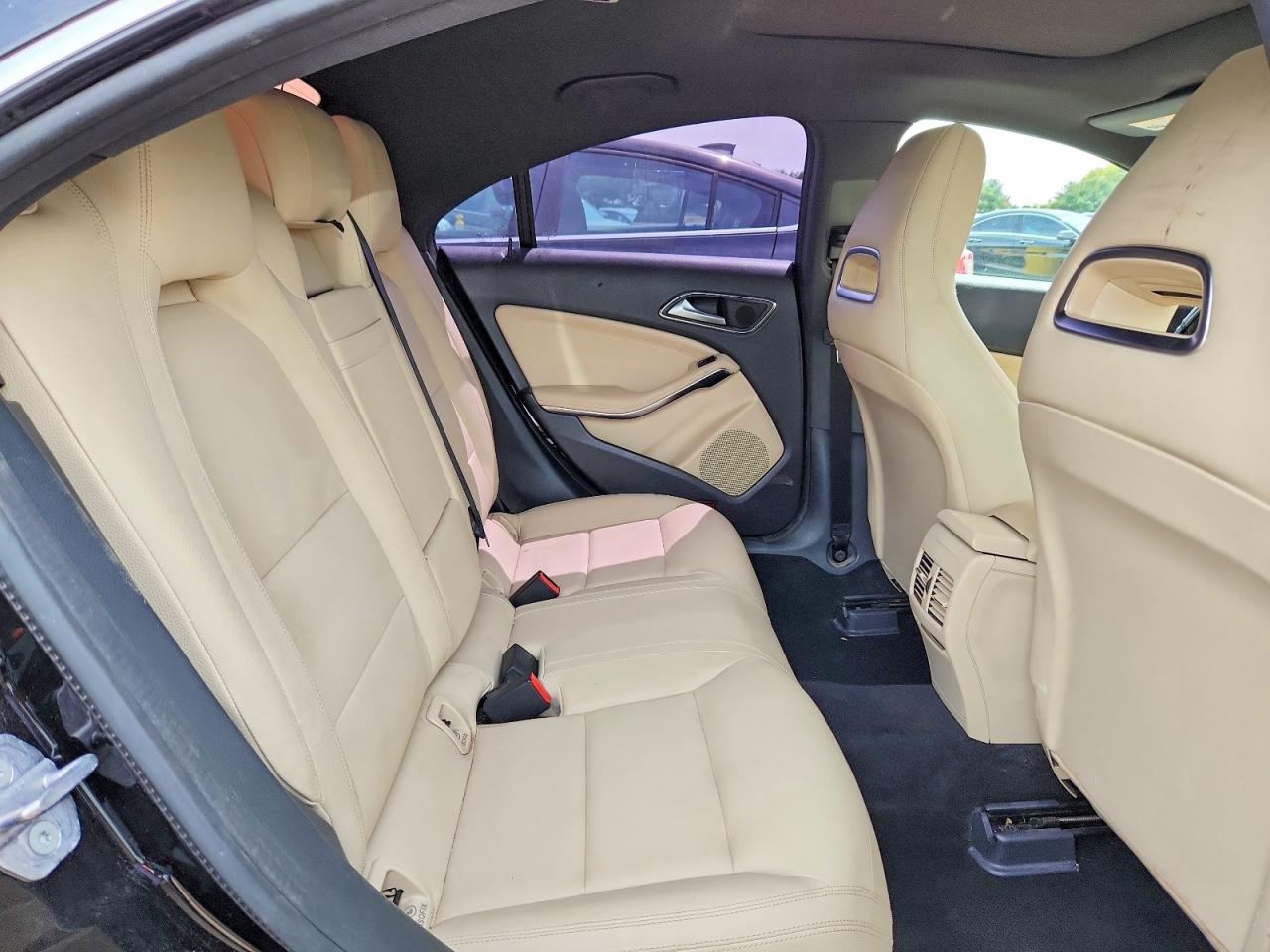 2019 Mercedes-Benz Cla-class VIN WDDSJ4GBXKN764843 photo 10