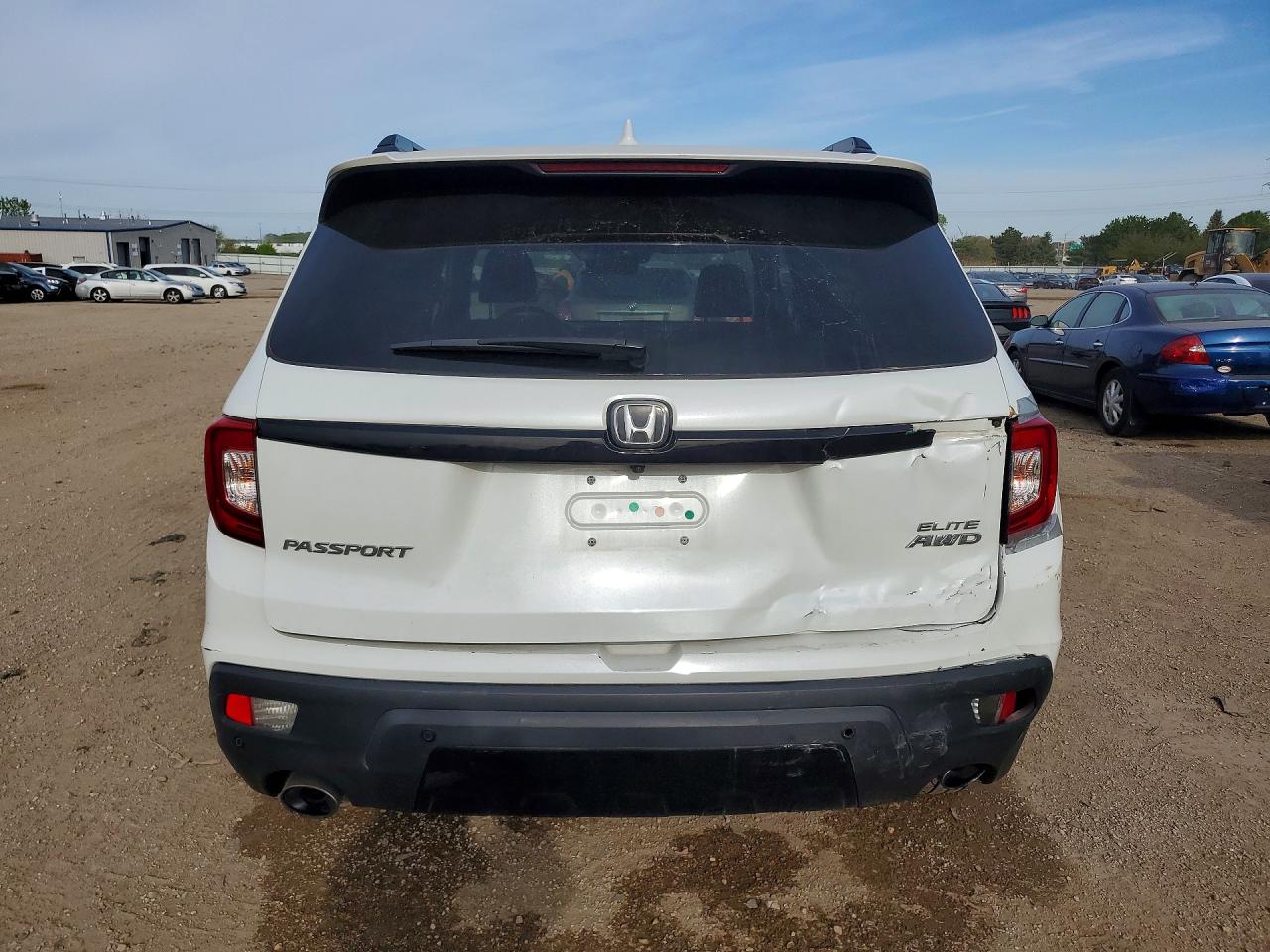 2021 Honda Passport VIN 5FNYF8H05MB028145 photo 6