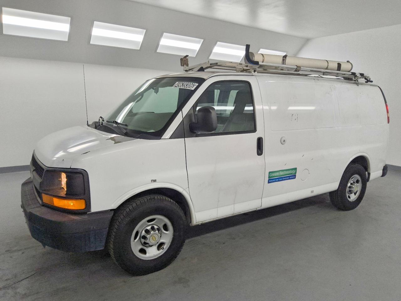 2011 CHEV Express VIN 1GCWGFCB6B1130139 photo 1