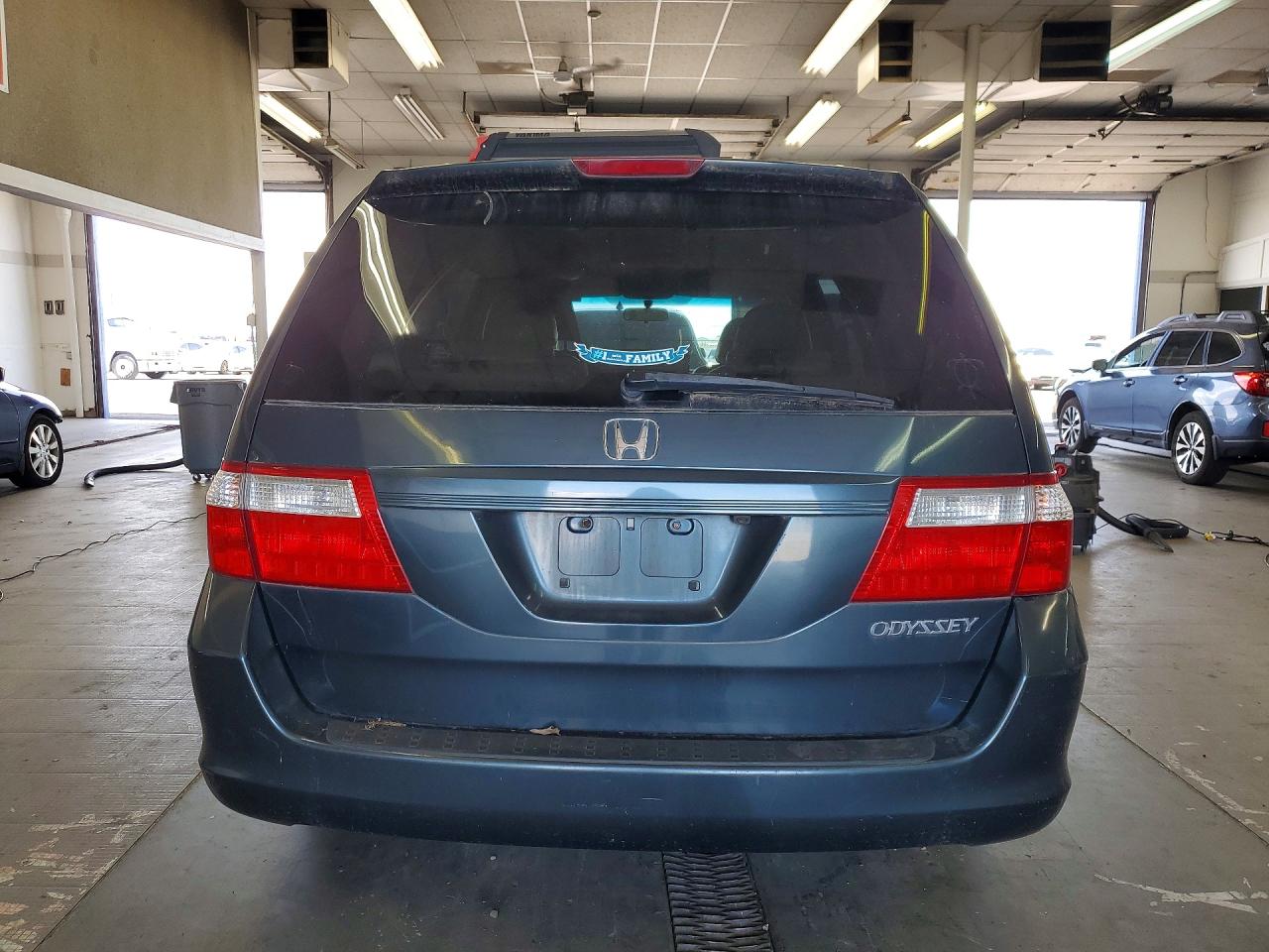 2005 Honda Odyssey VIN 5FNRL38705B136848 photo 6
