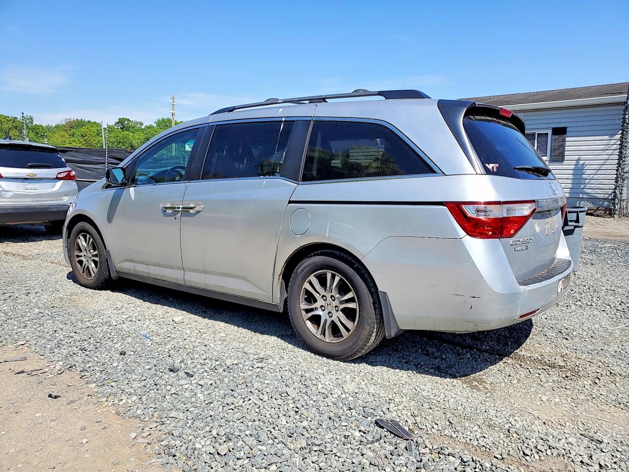 2011 Honda All models VIN 5FNRL5H61BB043898 photo 2