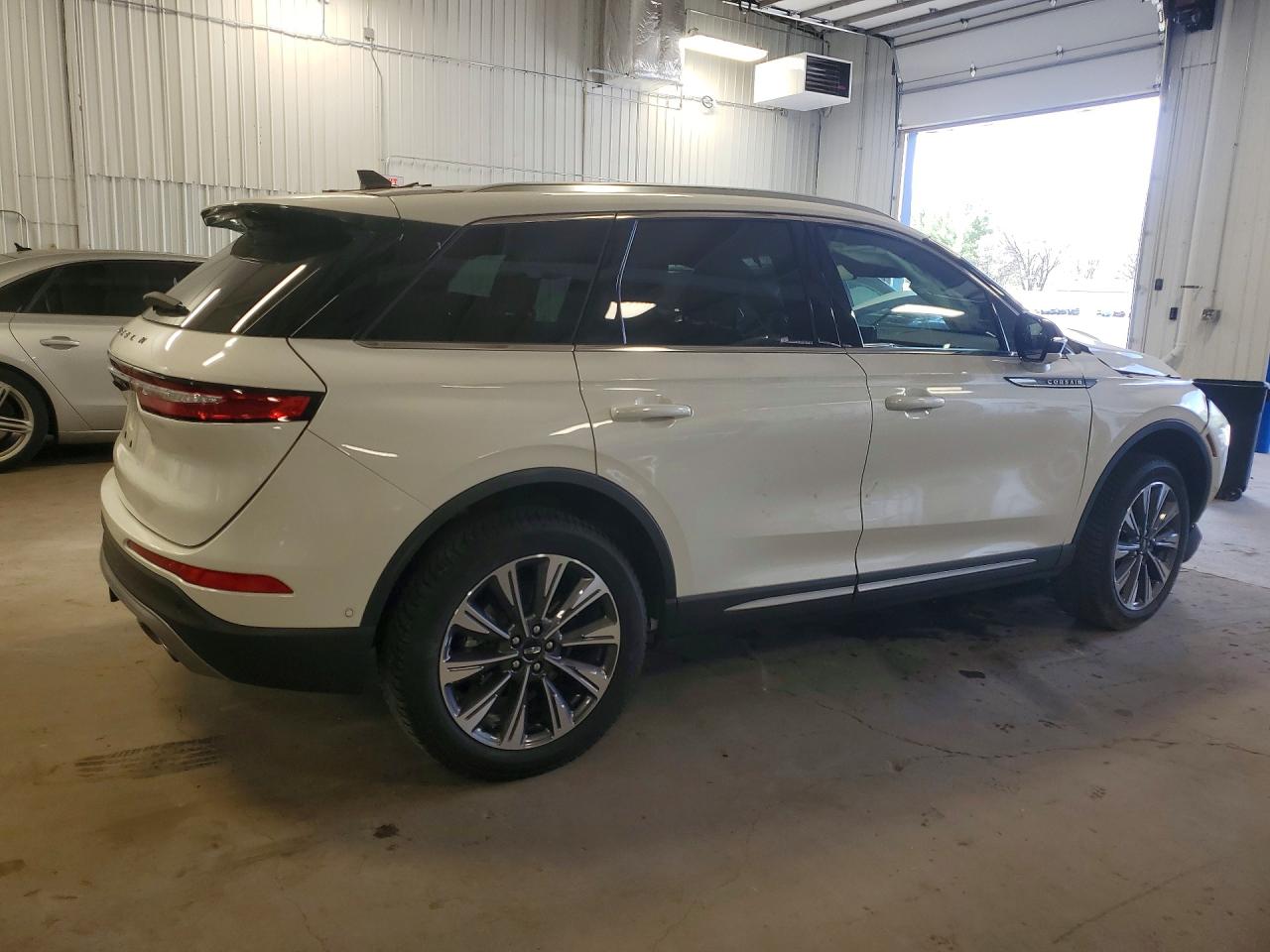 2020 Lincoln Corsair VIN 5LMCJ2D94LUL27571 photo 3