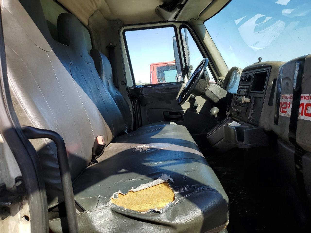 2008 International 4000 serie VIN 1HTMMAAN88H573038 photo 5