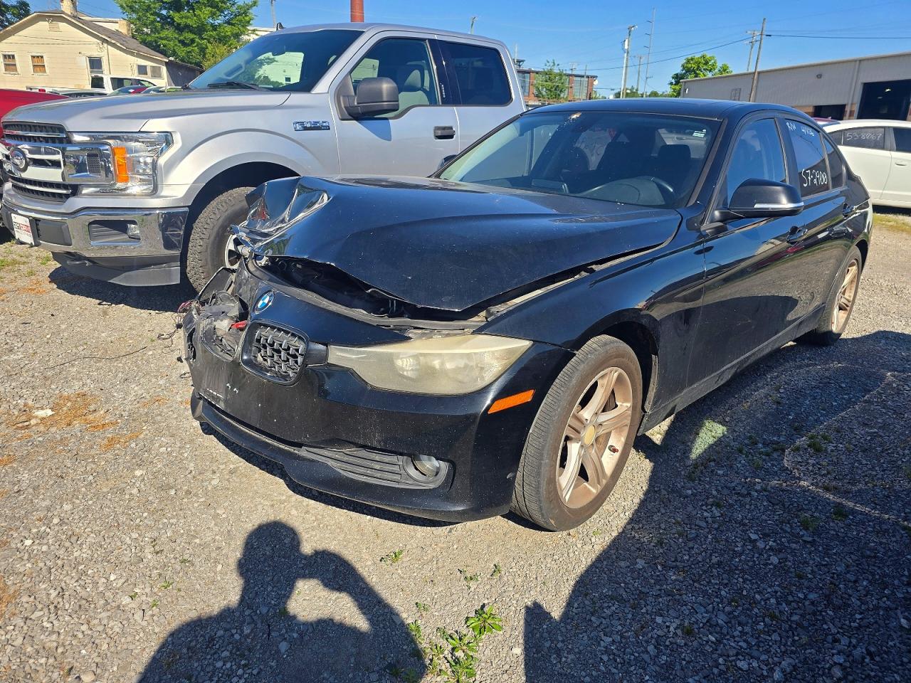 2015 BMW 3 series VIN WBA3C3G51FNS72900 photo 2