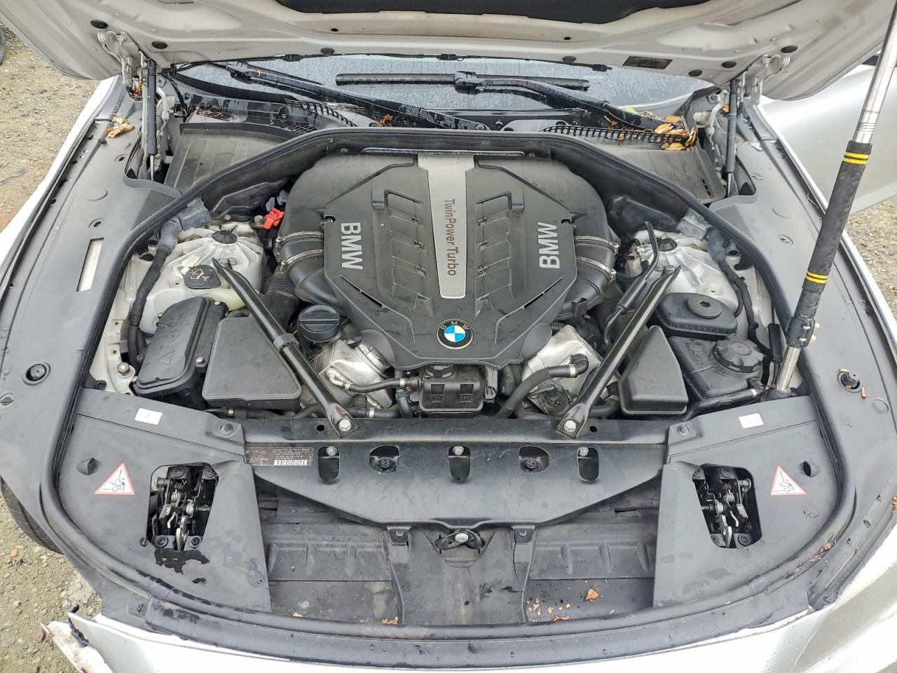 2012 BMW 7 series VIN WBAKA8C53CDS99862 photo 11