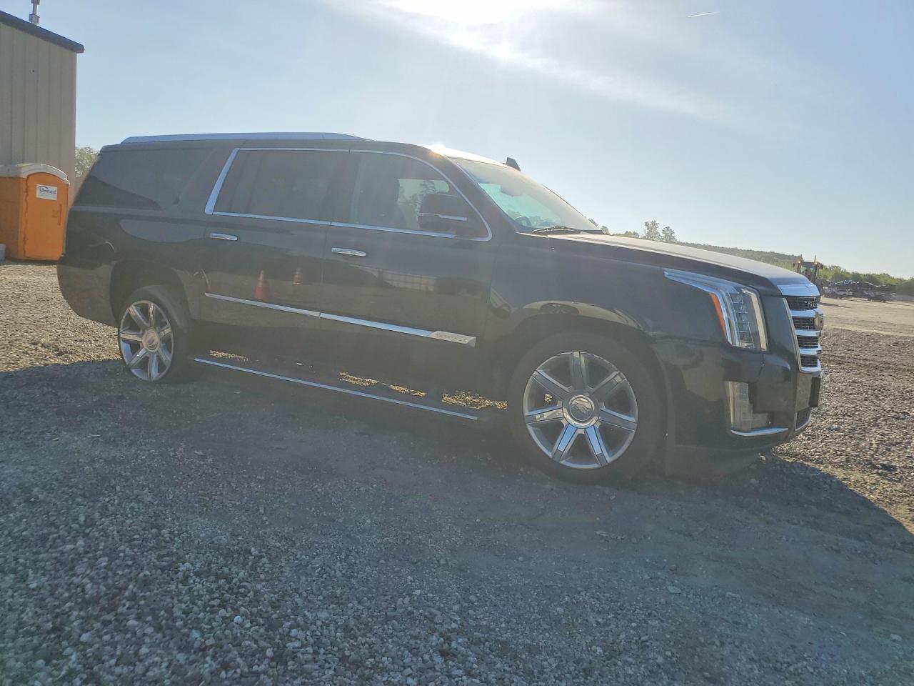 2019 Cadillac Escalade VIN 1GYS4JKJ4KR278921 photo 4