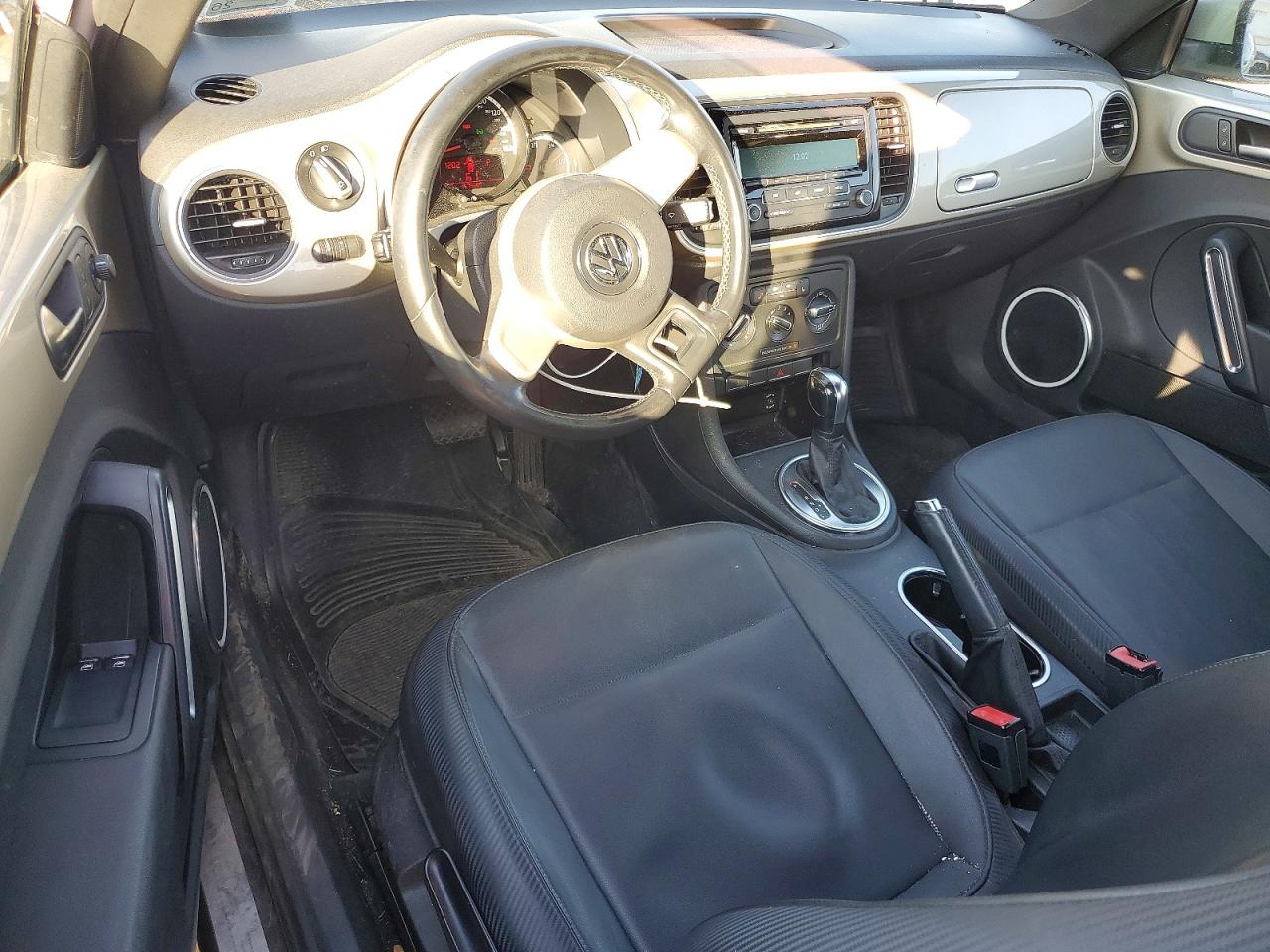 2013 Volkswagen Beetle VIN 3VWJP7AT0DM606559 photo 8