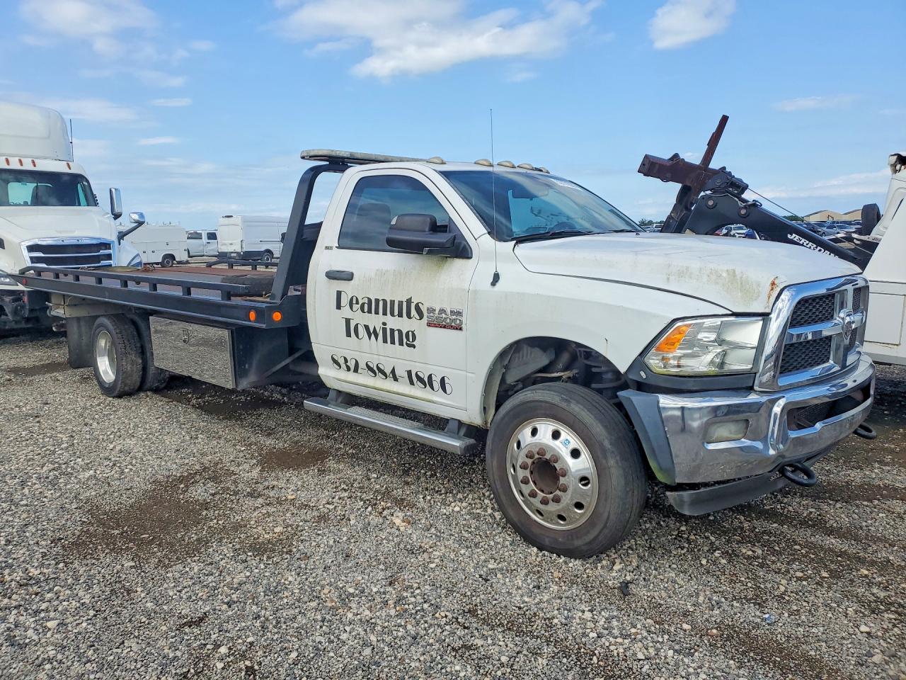 2015 Ram 5500 VIN 3C7WRMDL8FG706622 photo 4