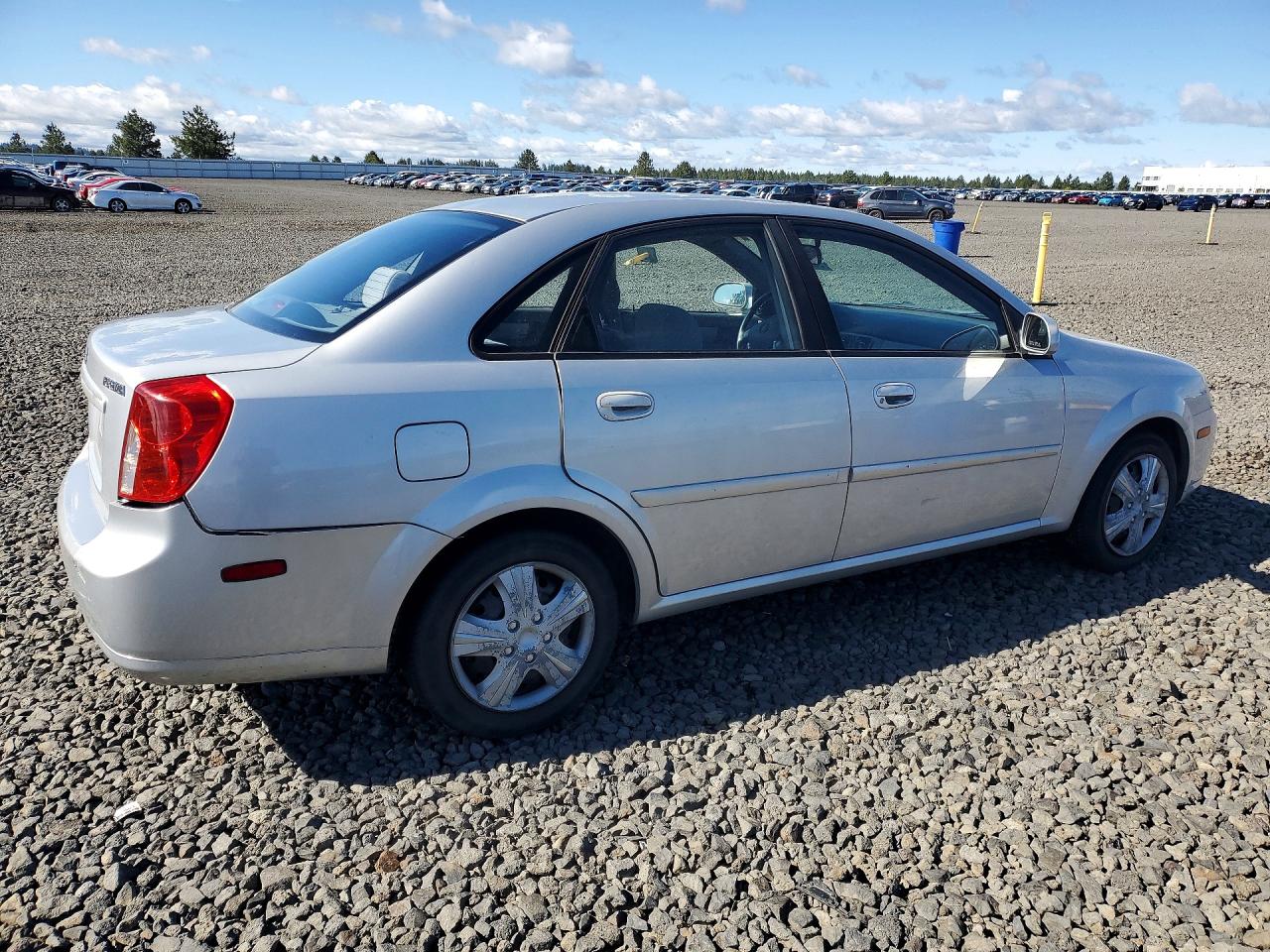 2004 Suzuki Forenza VIN KL5JD52Z84K975332 photo 3