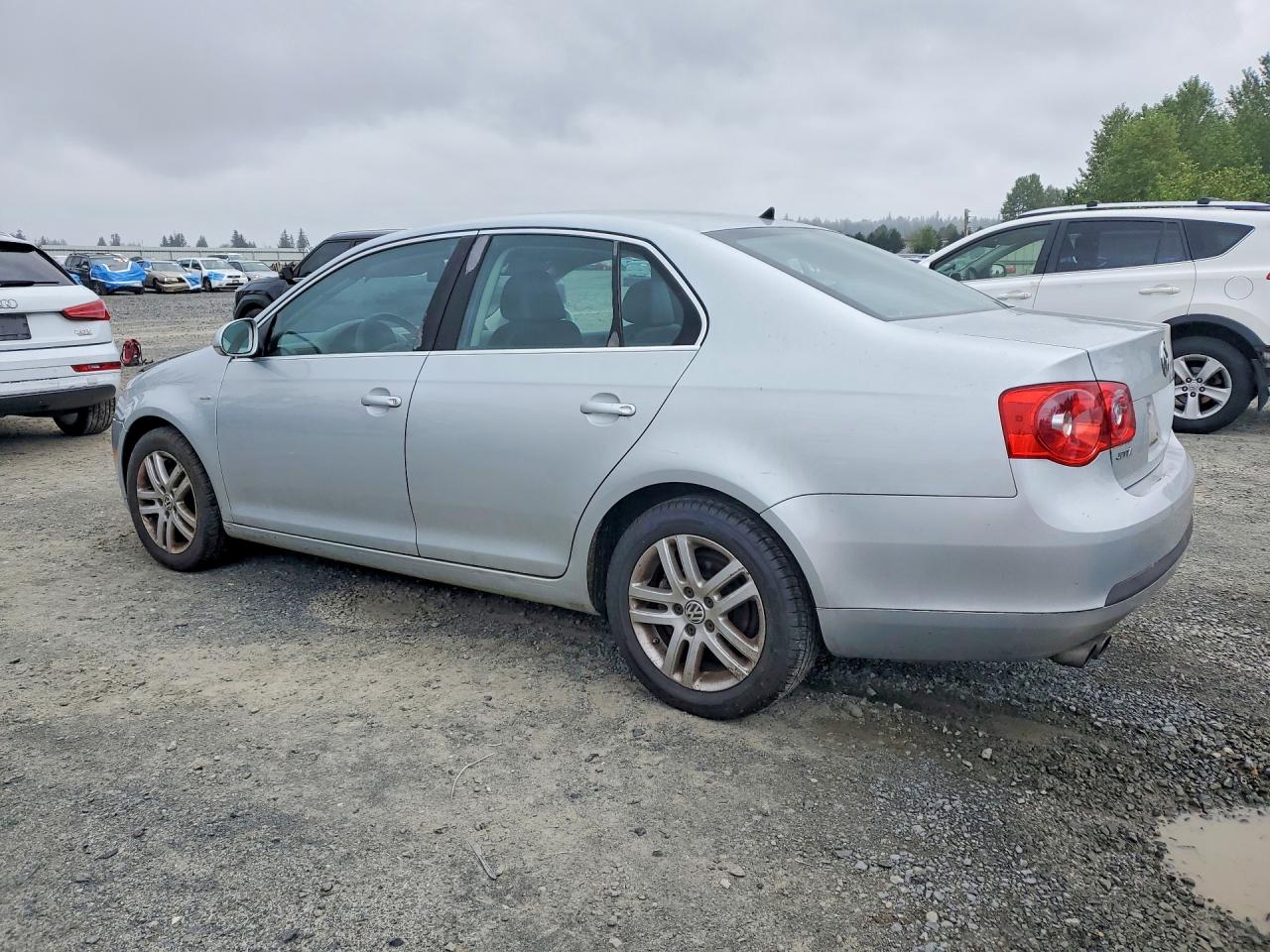 2007 Volkswagen Jetta VIN 3VWEF71K87M148382 photo 2